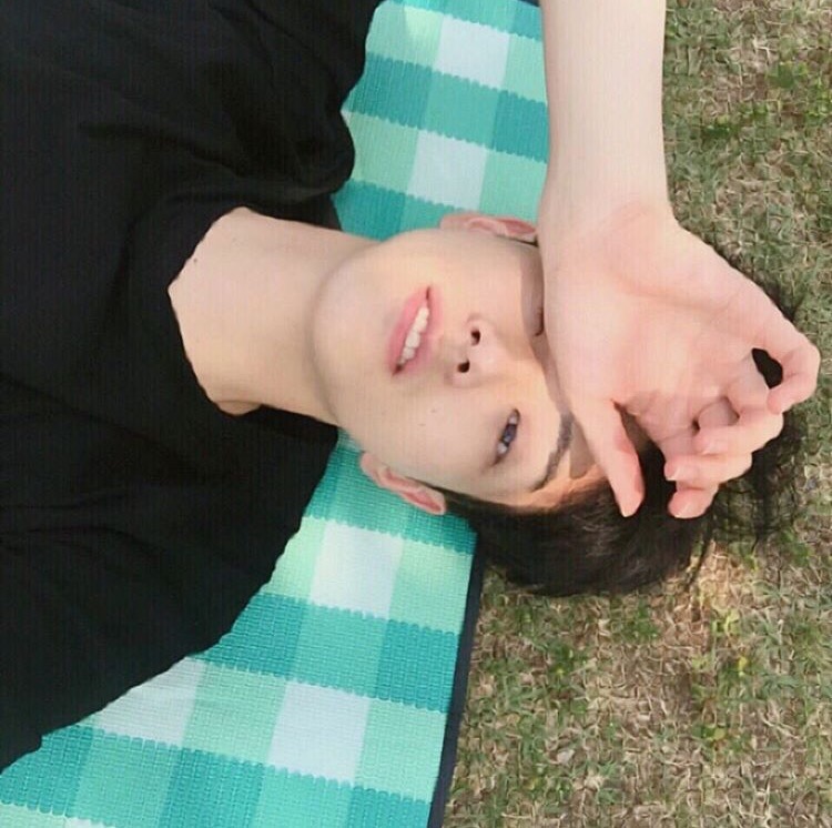 李元佳霭