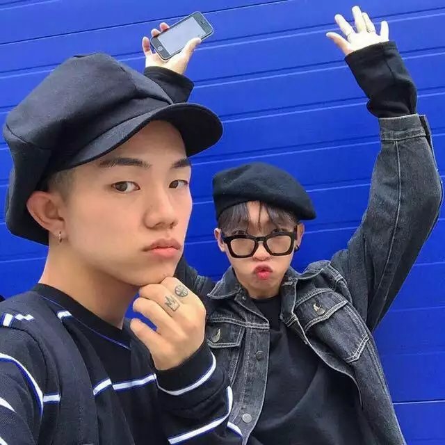 费中和苇