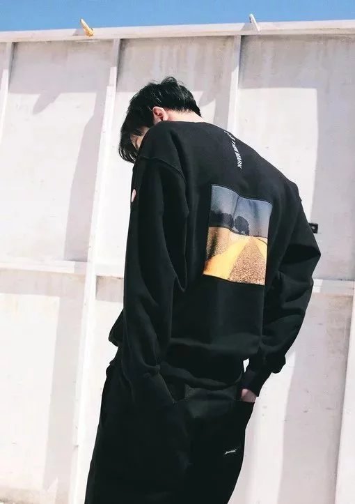 翁初荷波
